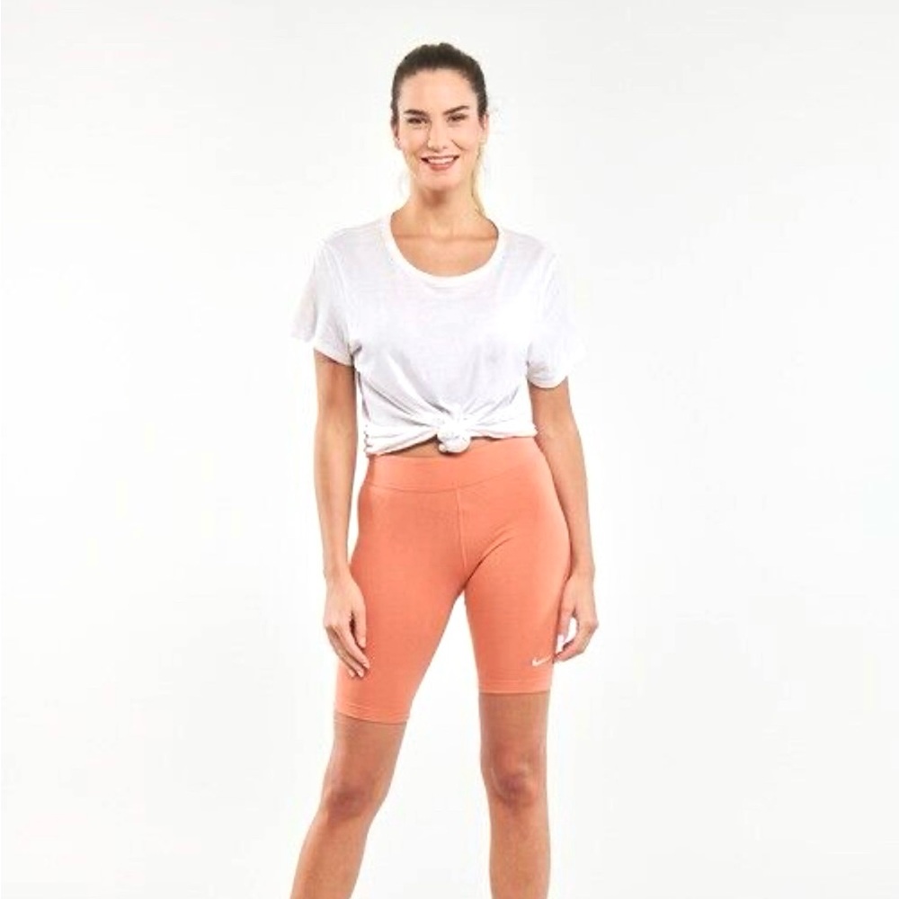 NWT Nike Essential Biker Shorts